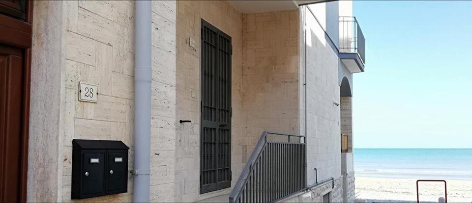 Blue Sea Apartment Torre Canne Exterior photo